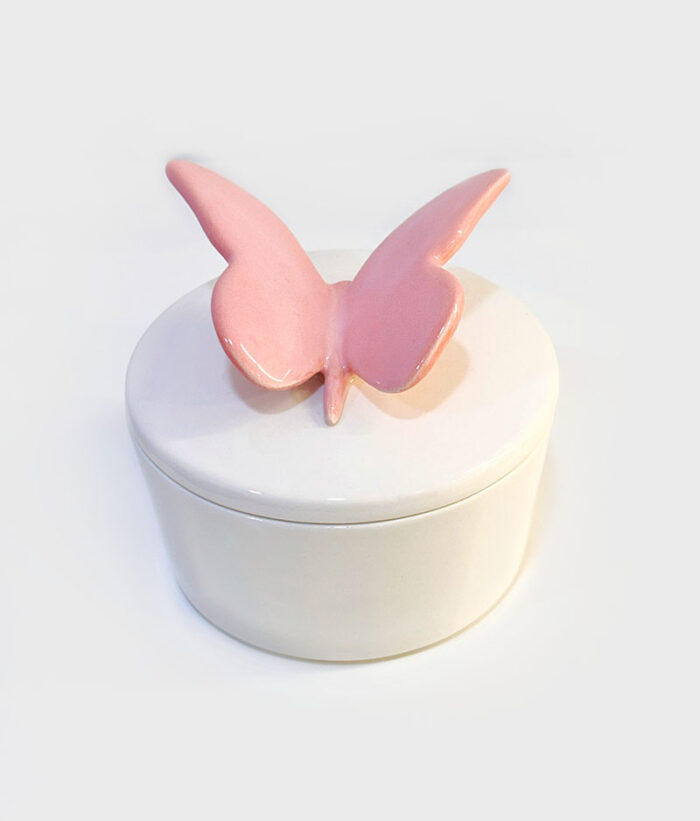 caixa em cerâmica com borboleta