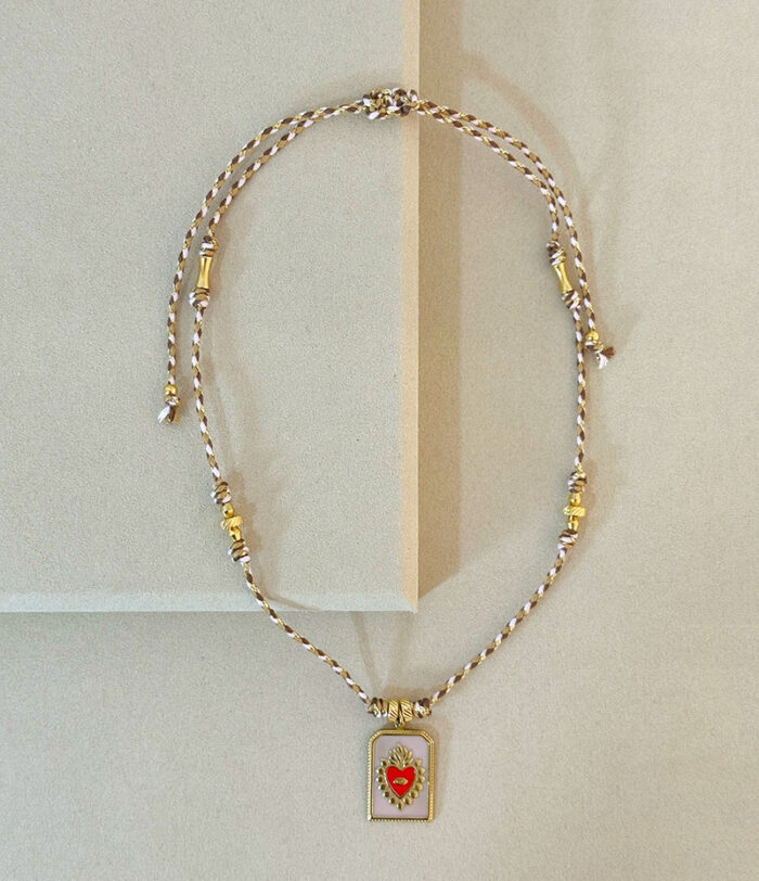colar branco sagrado coraçao 2
