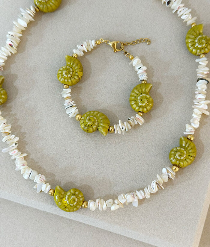 conjunto colar e pulseira cascanho e ceramica 2